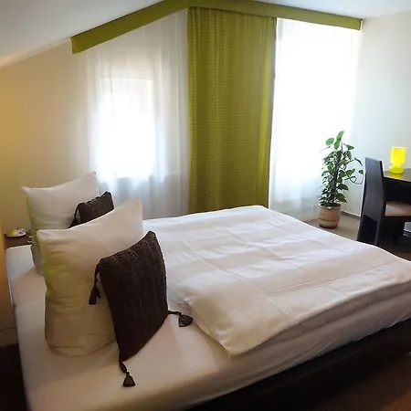 Boutique Swisshouse Готель